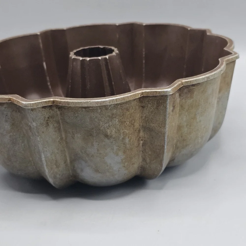 Bundt Pan good vintage